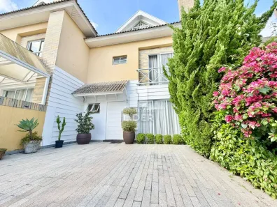 Sobrado com 3 Quartos à venda, 156m² no Bacacheri, Curitiba
