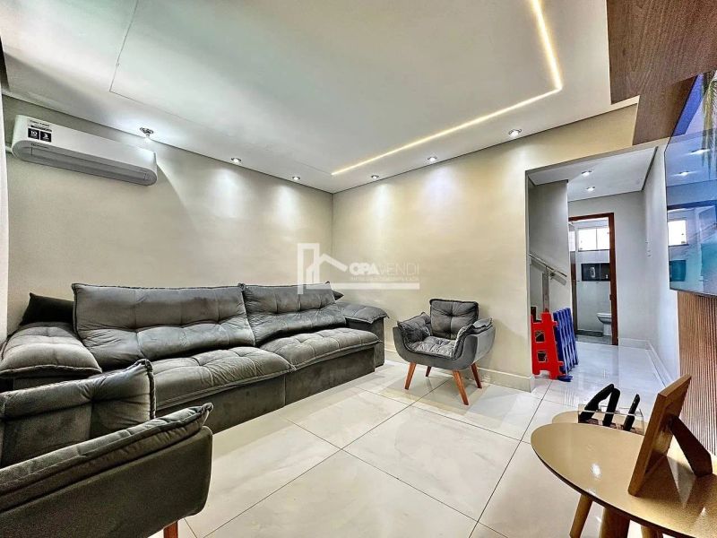 Casa com 3 quartos — Santa Amélia, Belo Horizonte