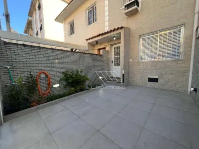 Casa de Condomínio com 3 Quartos para alugar, 85m² no Pompéia, Santos
