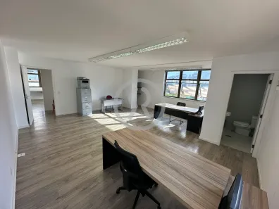 Sala Comercial para alugar, 220m² no Santa Efigênia, Belo Horizonte