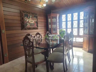 Sobrado com 3 Quartos à venda, 150m² no Cidade Jardim, Jacareí