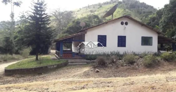 Casa com 3 Quartos para alugar, 160m² no São José do Vale do Rio Preto, São José do Vale do Rio Preto