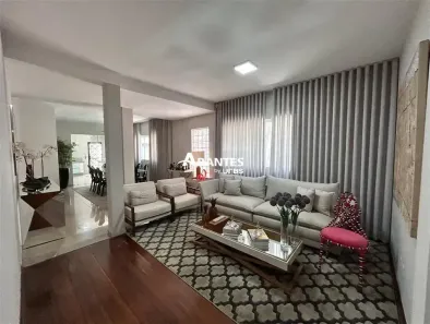 Casa com 3 Quartos à venda, 250m² no Brasil, Uberlândia