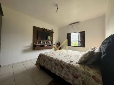 Casa com 3 Quartos à venda, 210m² no Coqueiral, Cascavel