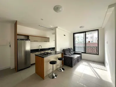 Apartamento com 2 Quartos para alugar, 61m² no Centro, Florianópolis