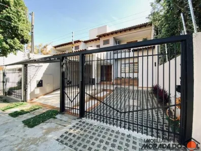 Sobrado com 4 Quartos à venda, 230m² no Jardim Iguaçu, Maringá