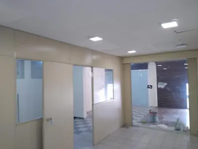 Ponto Comercial para alugar, 200m² no Centro, Taubaté