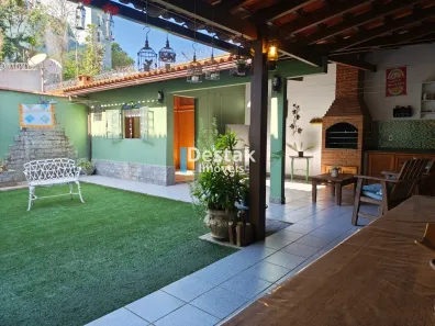 Casa com 3 Quartos à venda, 281m² no Jardim Amália, Volta Redonda