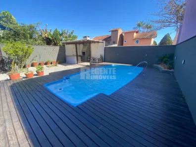 Casa com 3 Quartos para alugar, 150m² no Carianos, Florianópolis
