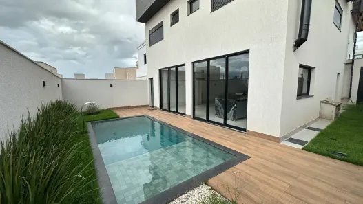 Sobrado com 4 Quartos para alugar, 246m² no Jardins Capri, Senador Canedo