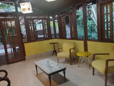 Casa de Condomínio com 4 Quartos para alugar, 180m² no Itaipava, Petrópolis