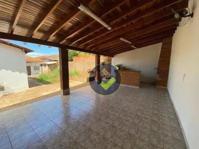 Casa com 3 Quartos à venda, 234m² no Vila Mamedina, Lençóis Paulista