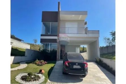 Casa com 3 Quartos para alugar, 270m² no Cidade Parquelandia, Mogi das Cruzes