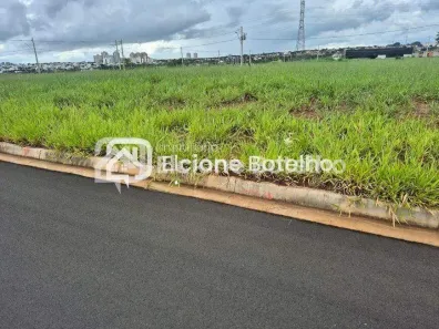 Lote/Terreno à venda, 250m² no Laranjeiras, Uberlândia