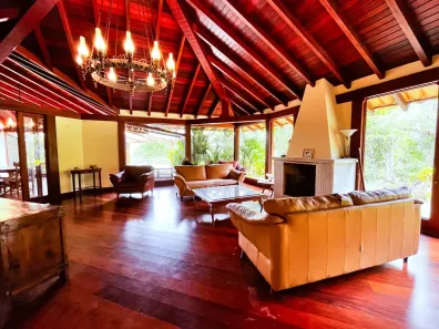 Casa com 5 Quartos à venda, 180000m² no Araras, Petrópolis
