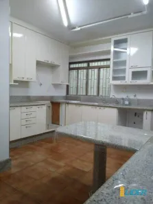 Apartamento com 4 Quartos para alugar, 203m² no Tabajaras, Uberlândia