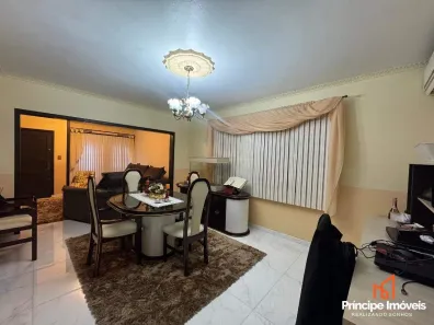 Casa com 3 Quartos à venda, 246m² no Anita Garibaldi, Joinville
