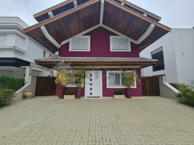 Sobrado com 5 Quartos à venda, 250m² no Massaguaçu, Caraguatatuba