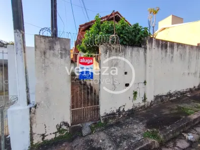 Casa com 3 Quartos para alugar, 65m² no Vila Simões, Londrina