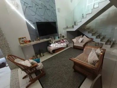 Cobertura com 3 Quartos à venda, 232m² no Santa Mônica, Uberlândia