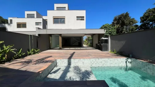 Casa de Condomínio com 4 Quartos à venda, 250m² no Camburi, São Sebastião