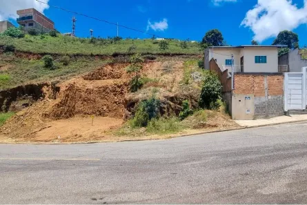 Lote/Terreno à venda, 260m² no Jardim Bandeirantes, Poços de Caldas
