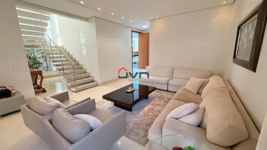 Sobrado com 5 Quartos à venda, 323m² no Santa Luzia, Uberlândia
