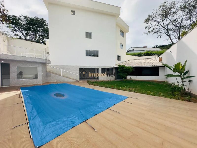 Casa com 3 quartos — Estoril, Belo Horizonte