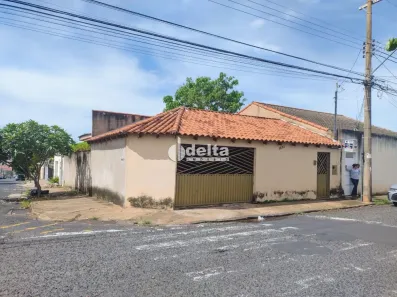 Casa com 3 Quartos à venda, 200m² no Osvaldo Rezende, Uberlândia