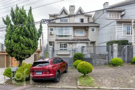 Casa com 4 Quartos à venda, 226m² no Chácara das Pedras, Porto Alegre