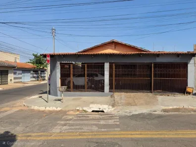 Casa com 3 Quartos à venda, 295m² no Vila Finsocial, Goiânia