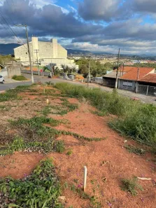 Lote/Terreno à venda, 230m² no Jardim Santo Antônio, Atibaia
