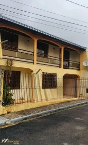 Sobrado com 5 Quartos à venda, 140m² no Santa Cândida, Curitiba