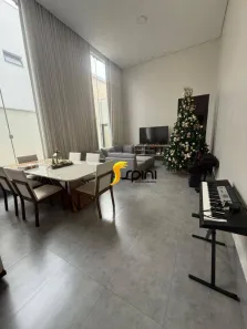 Casa de Condomínio com 4 Quartos para alugar, 200m² no Jardim Botânico, Uberlândia