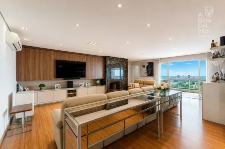 Apartamento com 3 Quartos para alugar, 228m² no Mossunguê, Curitiba