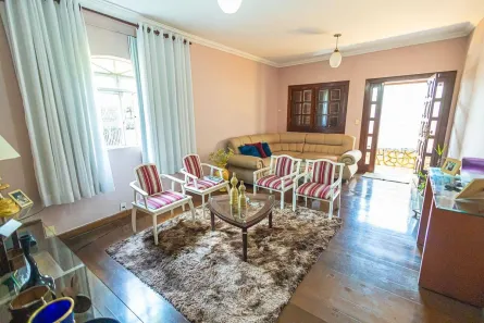 Casa com 5 Quartos à venda, 352m² no Floramar, Belo Horizonte