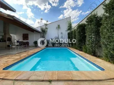 Casa com 3 Quartos à venda, 195m² no Cidade Jardim, Uberlândia