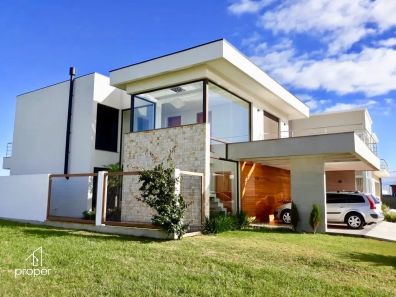 Sobrado com 3 Quartos à venda, 268m² no Laranjal, Pelotas