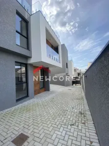Sobrado com 3 Quartos à venda, 138m² no Uberaba, Curitiba