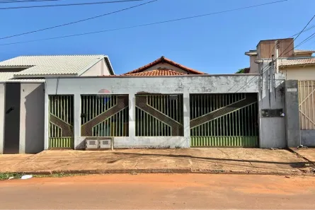 Casa com 3 Quartos à venda, 347m² no Loteamento Manoel Gomes da Cunha, Araguaína