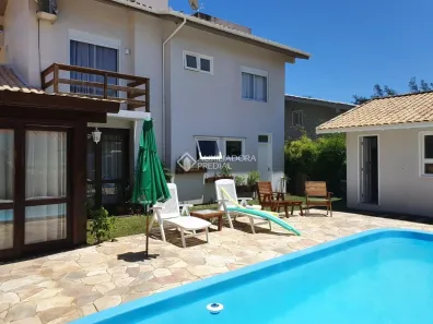 Casa com 4 Quartos à venda, 200m² no Centro, Garopaba