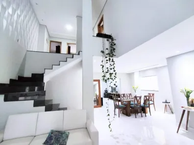 Casa com 5 Quartos para alugar, 320m² no Cabral, Contagem