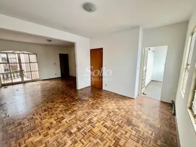 Apartamento com 3 Quartos para alugar, 100m² no Tabajaras, Uberlândia