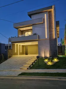 Casa com 4 Quartos à venda, 228m² no Jardins Capri, Senador Canedo