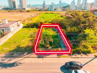 Lote/Terreno à venda, 354m² no Vila Moema, Tubarão