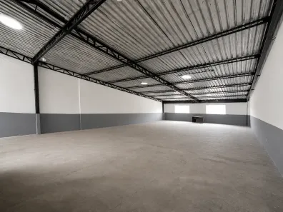 Galpão/Depósito/Armazém para alugar, 250m² no Parque São George, Cotia
