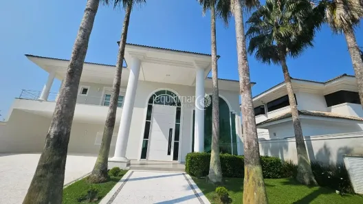 Casa de Condomínio com 7 Quartos para alugar, 600m² no Jardim Acapulco, Guarujá