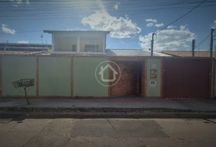 Sobrado com 4 Quartos à venda, 260m² no Recanto dos Pássaros, Campo Grande