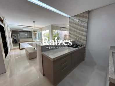 Casa de Condomínio com 3 Quartos à venda, 220m² no Granja Marileusa, Uberlândia