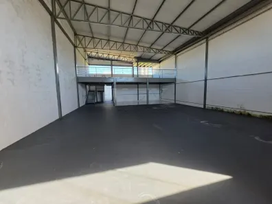 Galpão/Depósito/Armazém para alugar, 360m² no Jardim Solange, Bauru